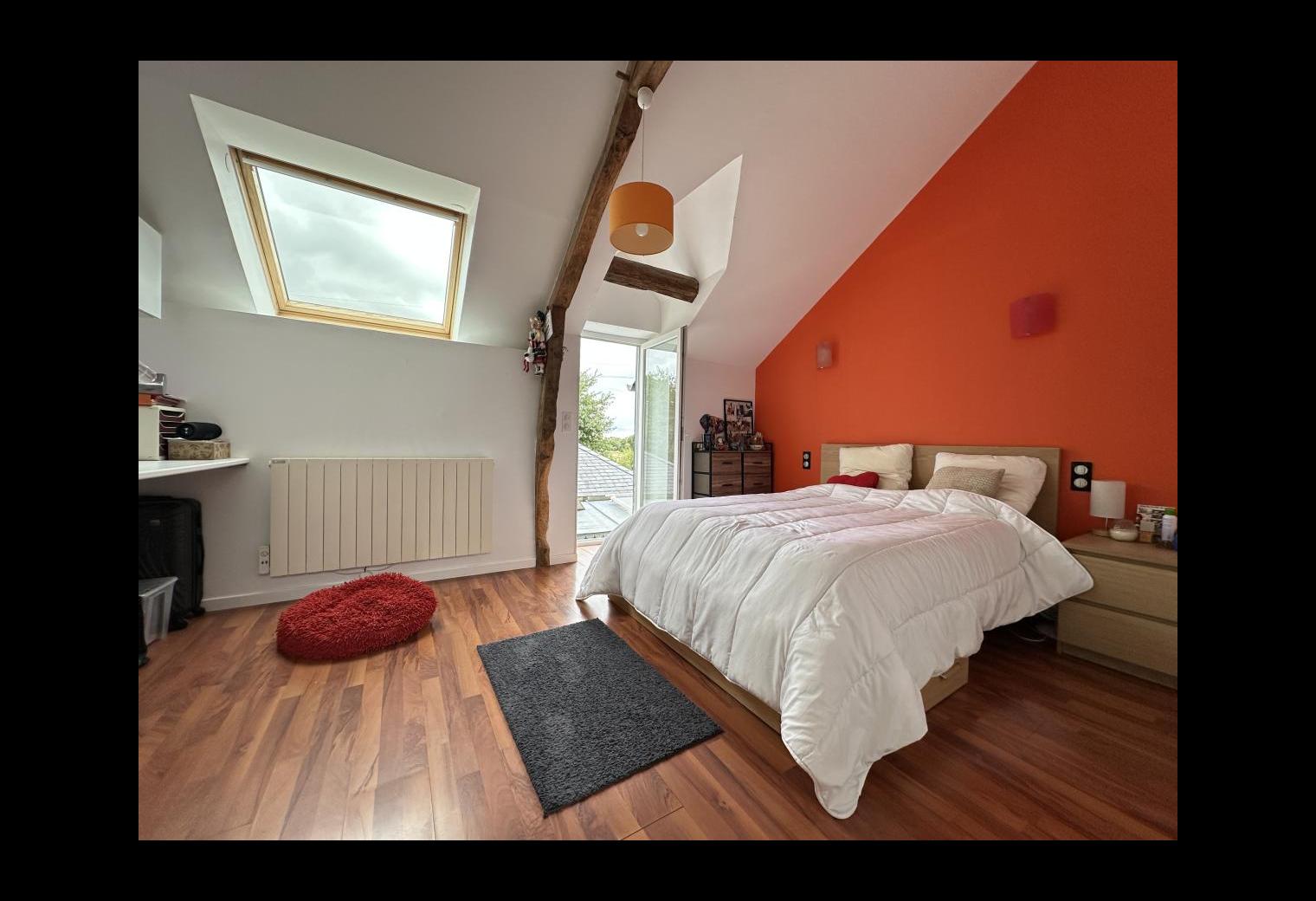 ede6f357-0c6c-45f8-b168-fdf3261fac83.jpg