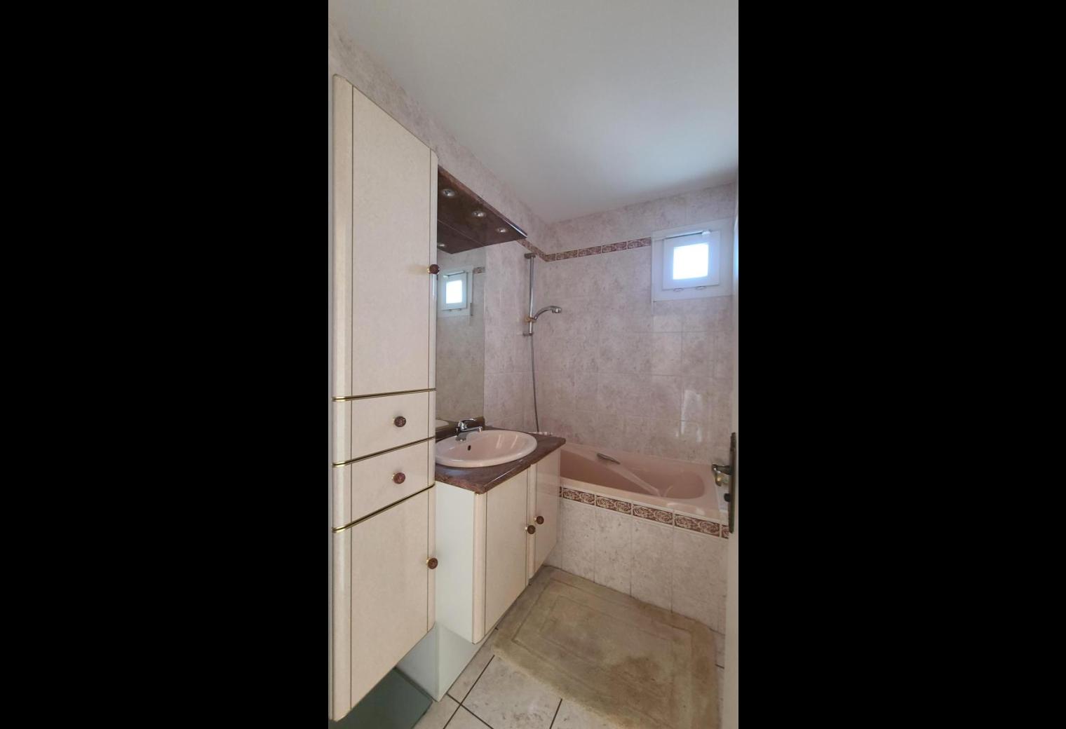 02a26a27-0aed-49af-a8eb-f659d1150852.jpg