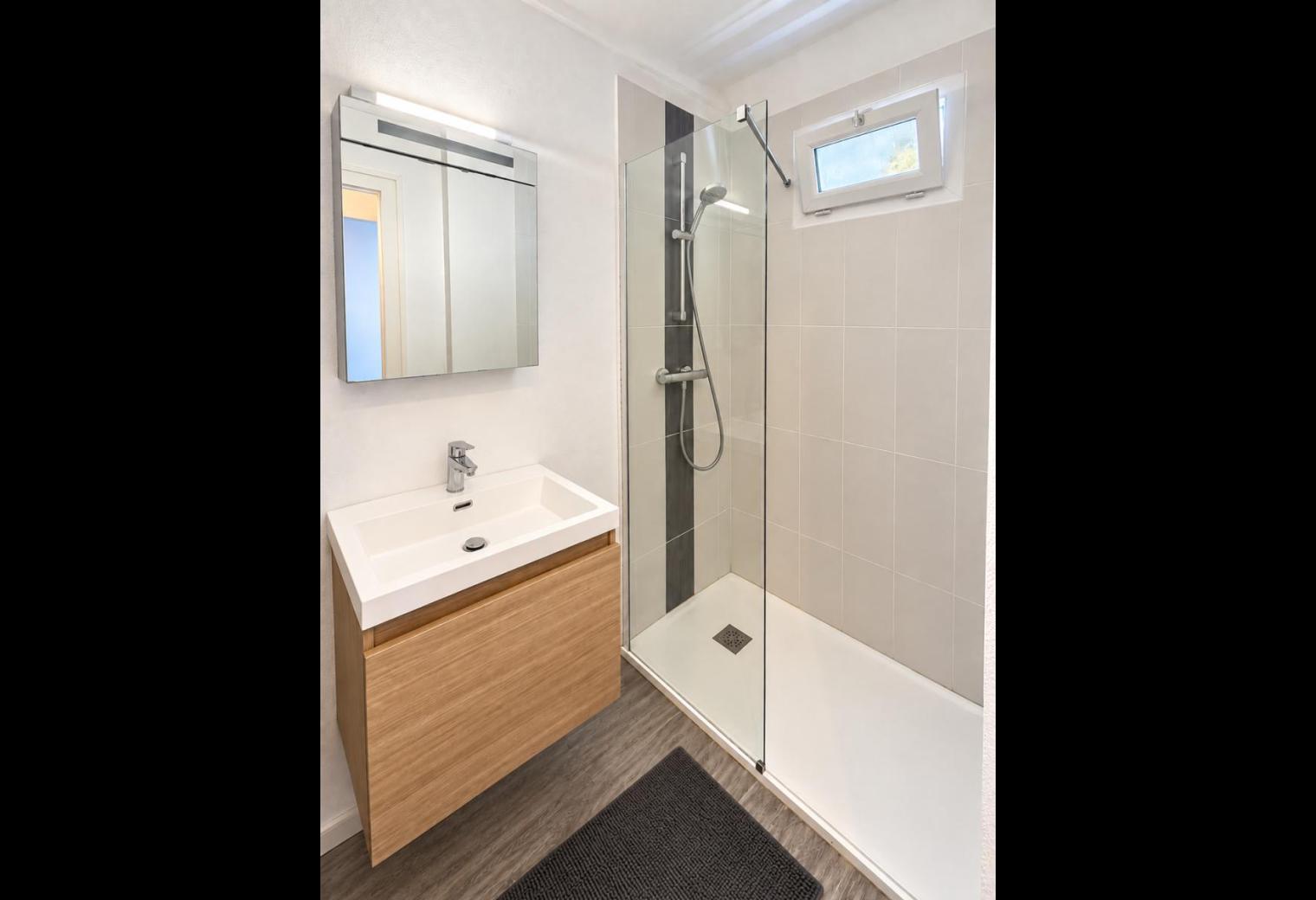 6065ec92-ac2a-485a-aab5-1441eed86135.jpg