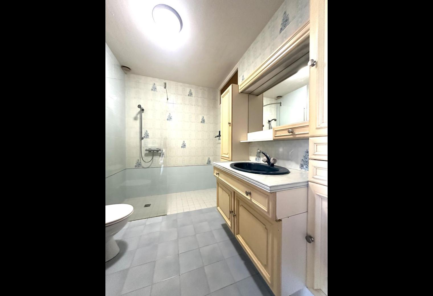 ab15f83b-1c2e-4bcf-9897-9f89541d0dc1.jpg