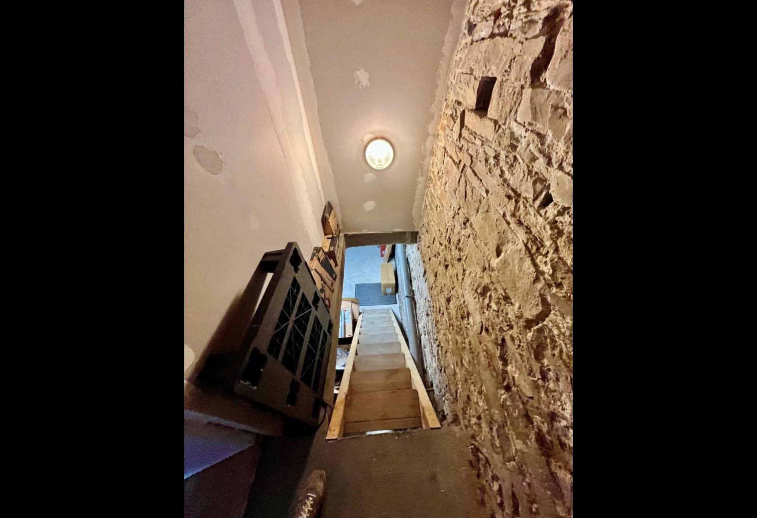 c335aa4c-da42-4844-b452-e5ba33f5c925.jpg