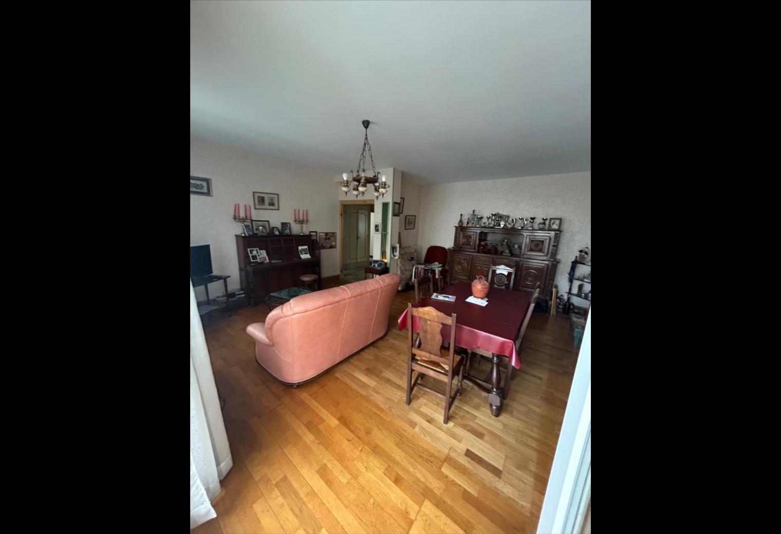 e522a195-1aab-4945-b1af-f34dd5262cf3.jpg