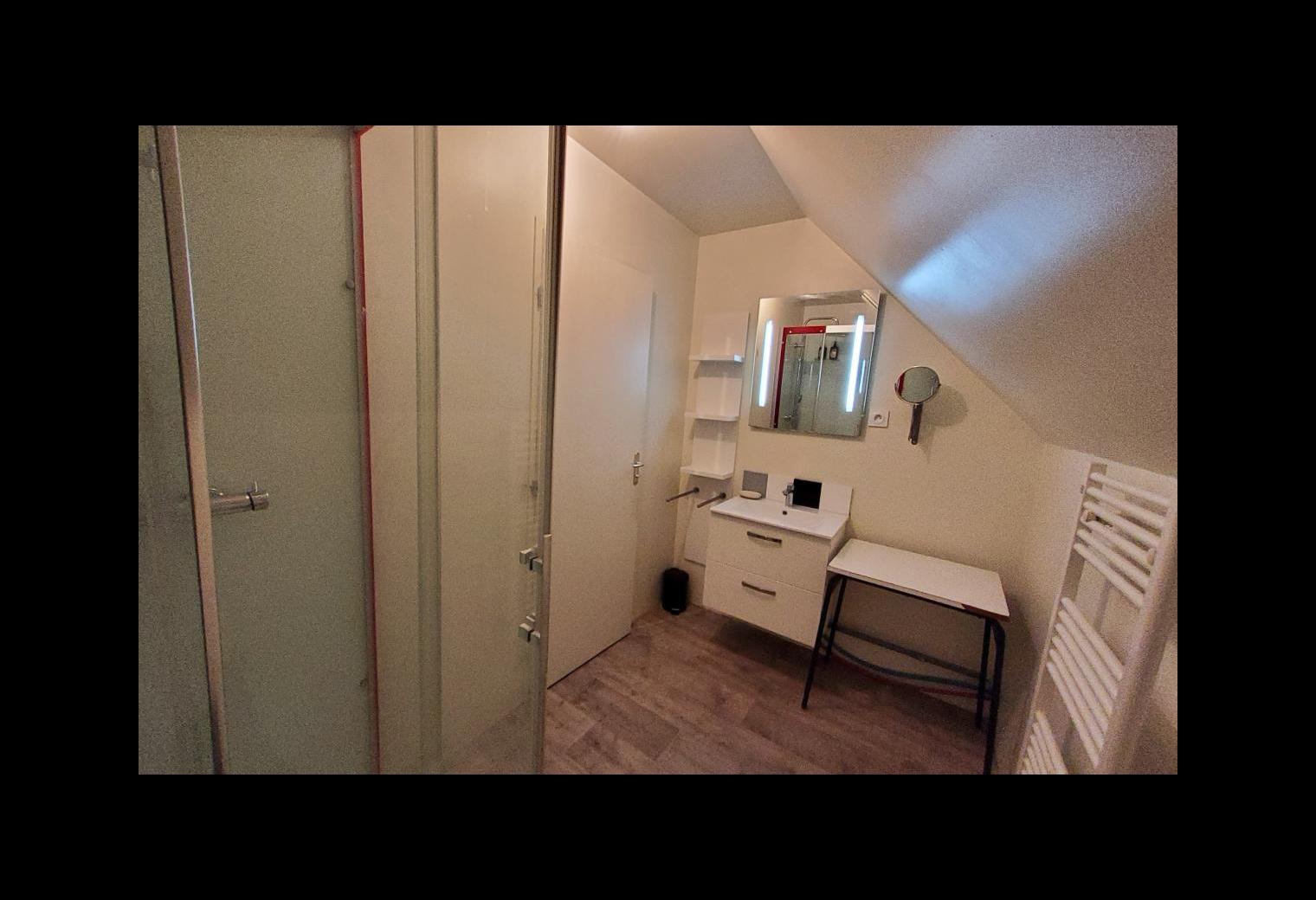 edc73186-bd56-4069-82cf-5878b0a3547c.jpg