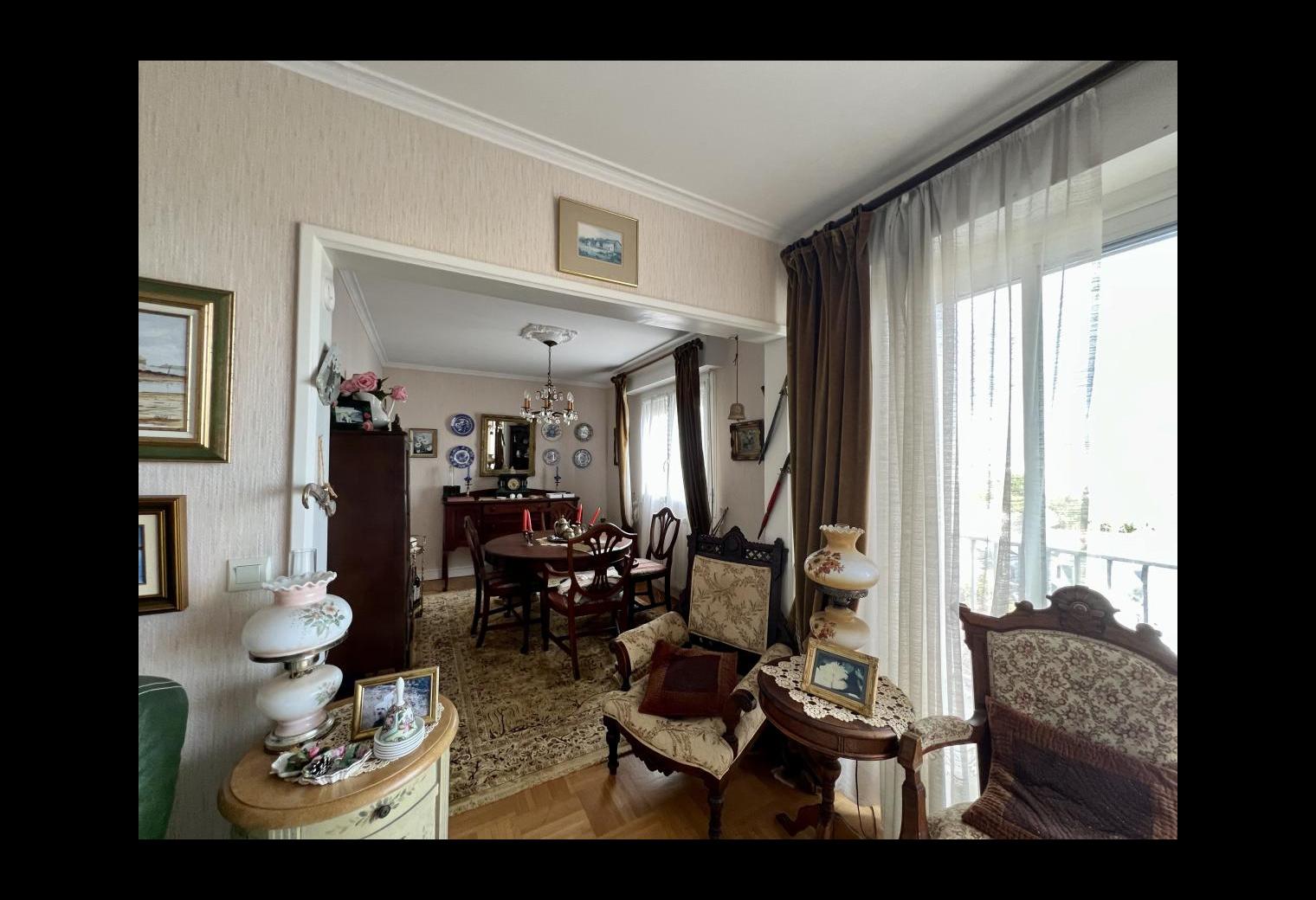 5dbaab42-536d-45a6-83e1-3b422b99ba93.jpg