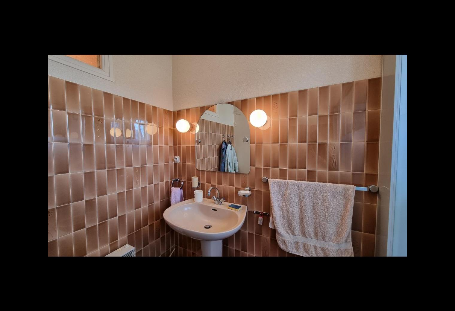 3c59d837-dc52-4104-9d4a-fe7f7ab27279.jpg