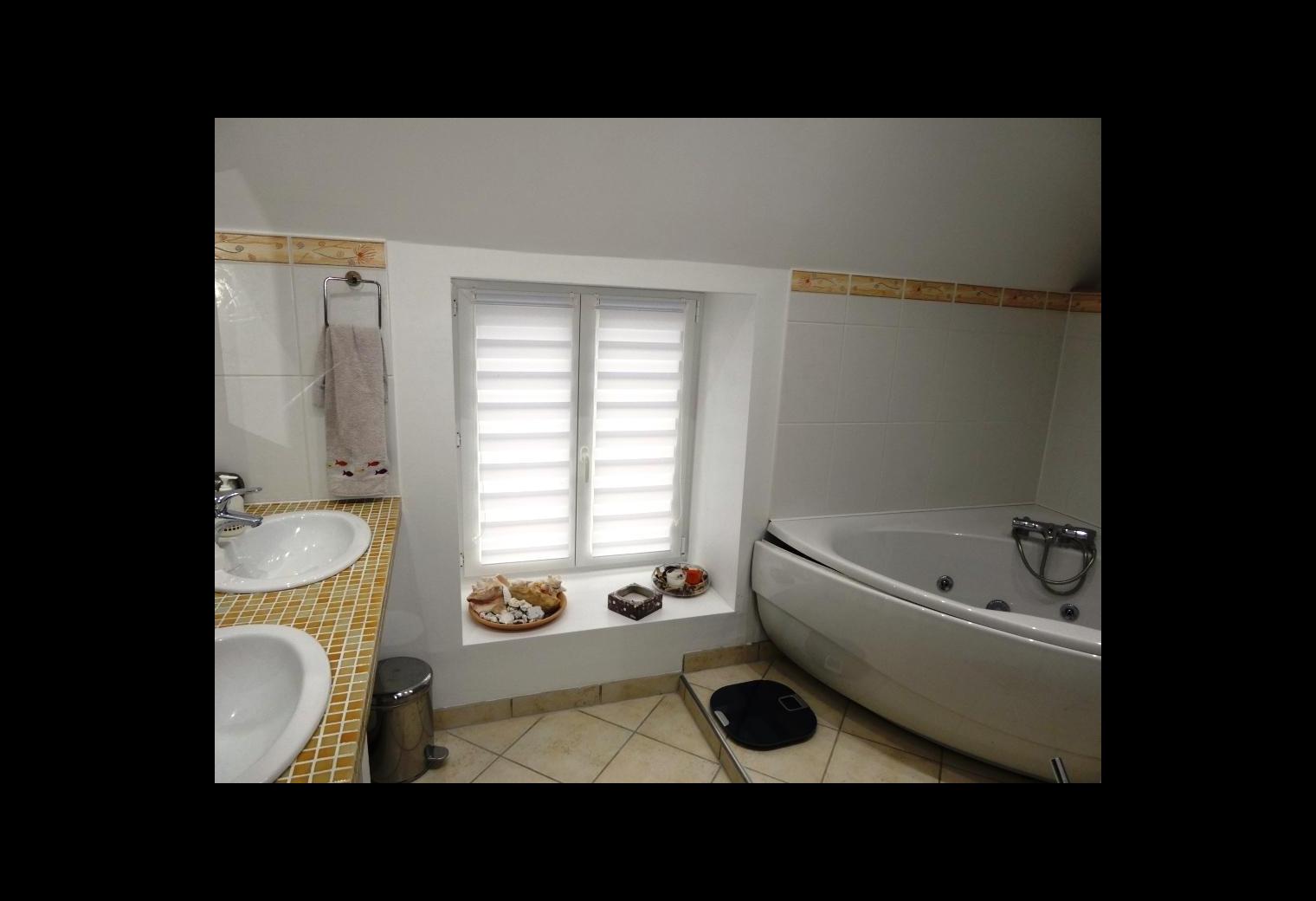 f8020b40-c2a2-40e1-b558-90320d492bd7.jpg