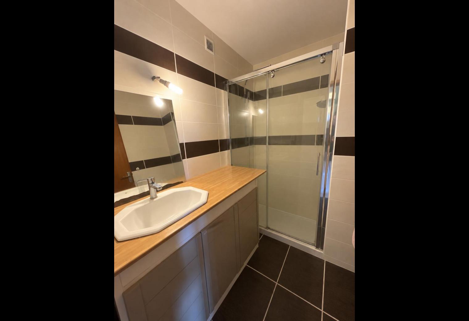 e288aaed-f675-4b43-88fd-54c1cada4bd7.jpg