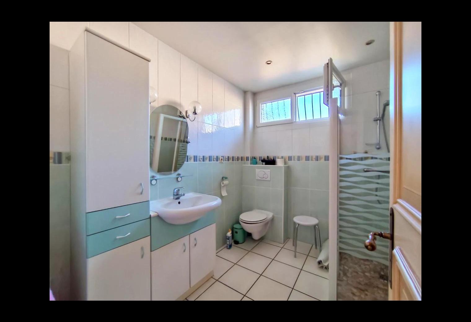 731541b6-f750-4e33-887e-10bd57bd481b.jpg