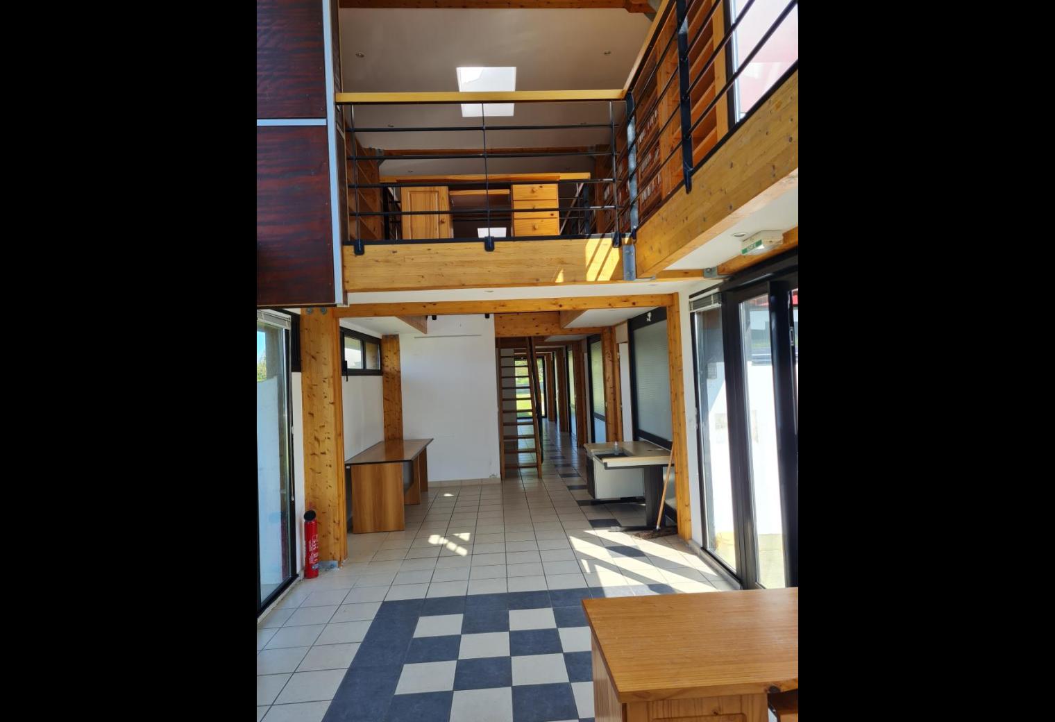 838fe1ef-b750-40db-8533-337b0ce013ae.jpg