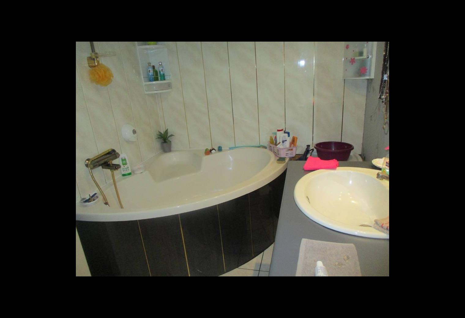 ce6ea91a-ba8c-4a48-bfed-93f7de53970f.jpg