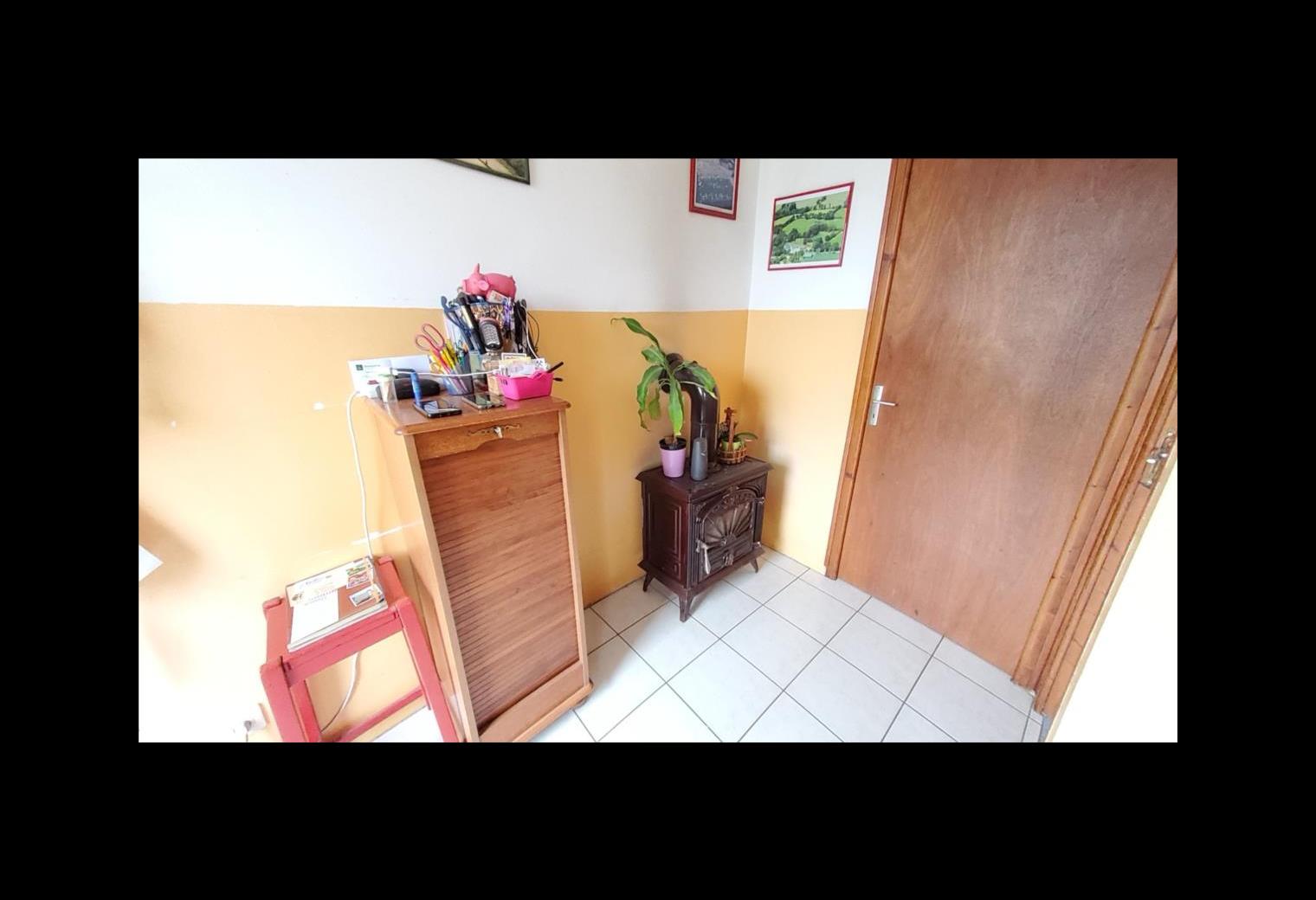 8e035103-8bfc-429b-8e75-704abce16e97.jpg