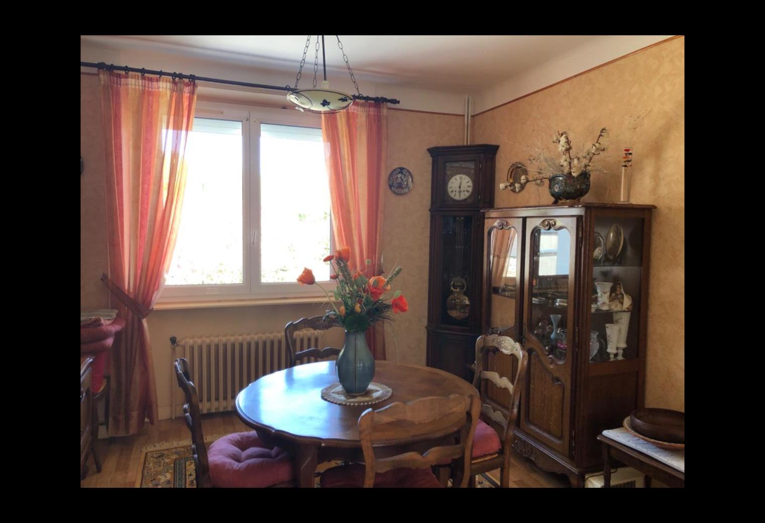 a9d2d541-f7b9-4a26-93fd-596900c0d6a3.jpg