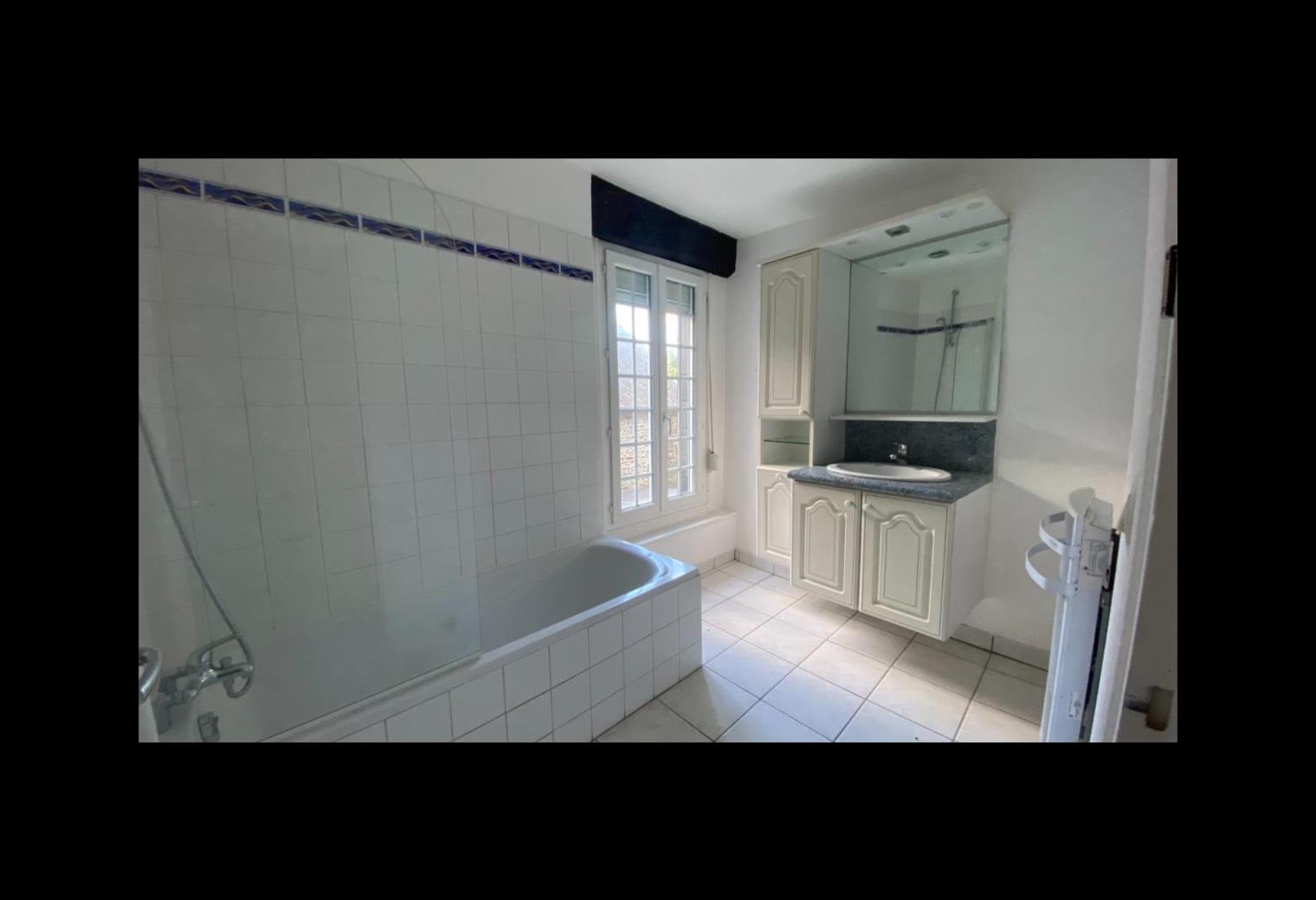 b9ad773e-d240-4f5d-b1cd-f9d251470ada.jpg