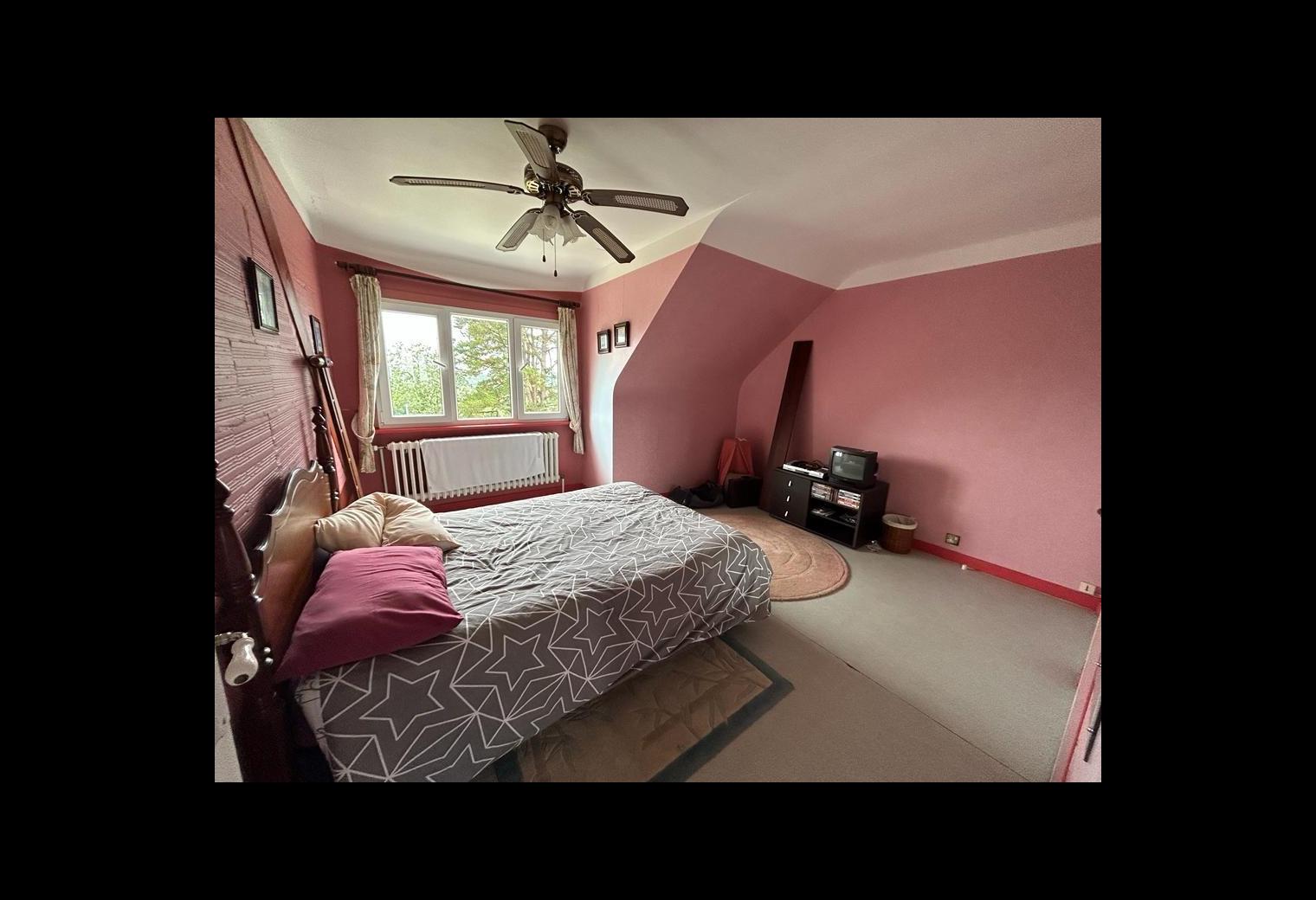 f4472cb8-fada-46f9-9d29-ac8ec0c3ffe5.jpg