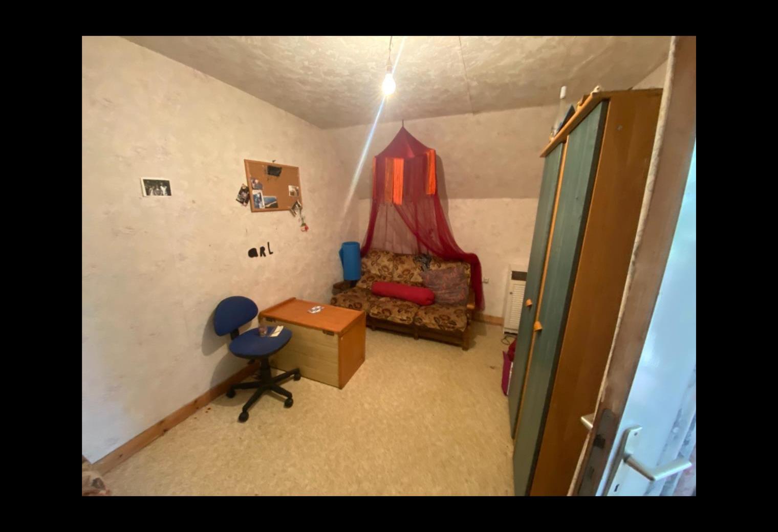 81c0d762-7049-48b0-b81f-f0f0396eb439.jpg