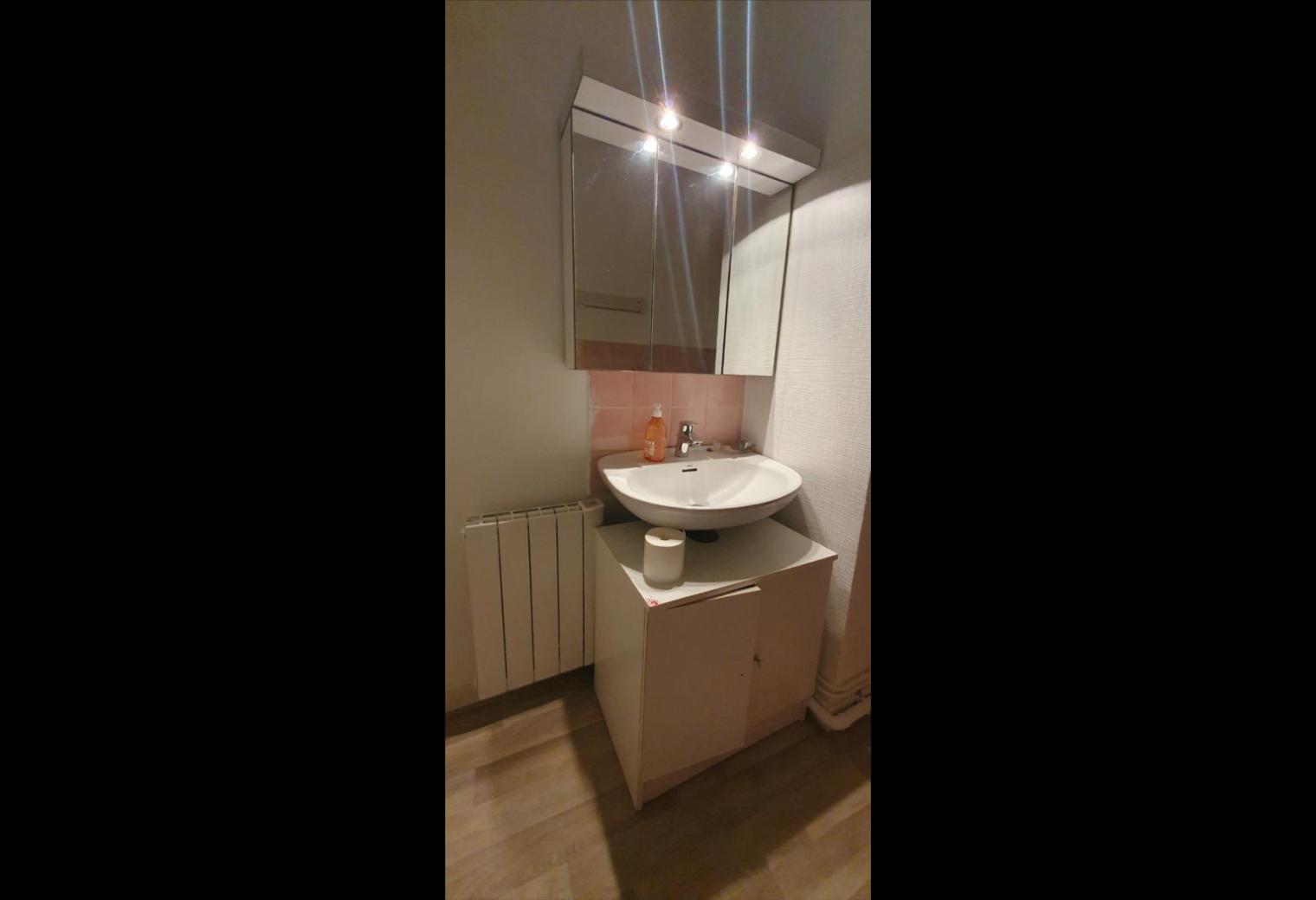 7ac572c9-46de-4dcd-bc4c-c8565f129a7f.jpg