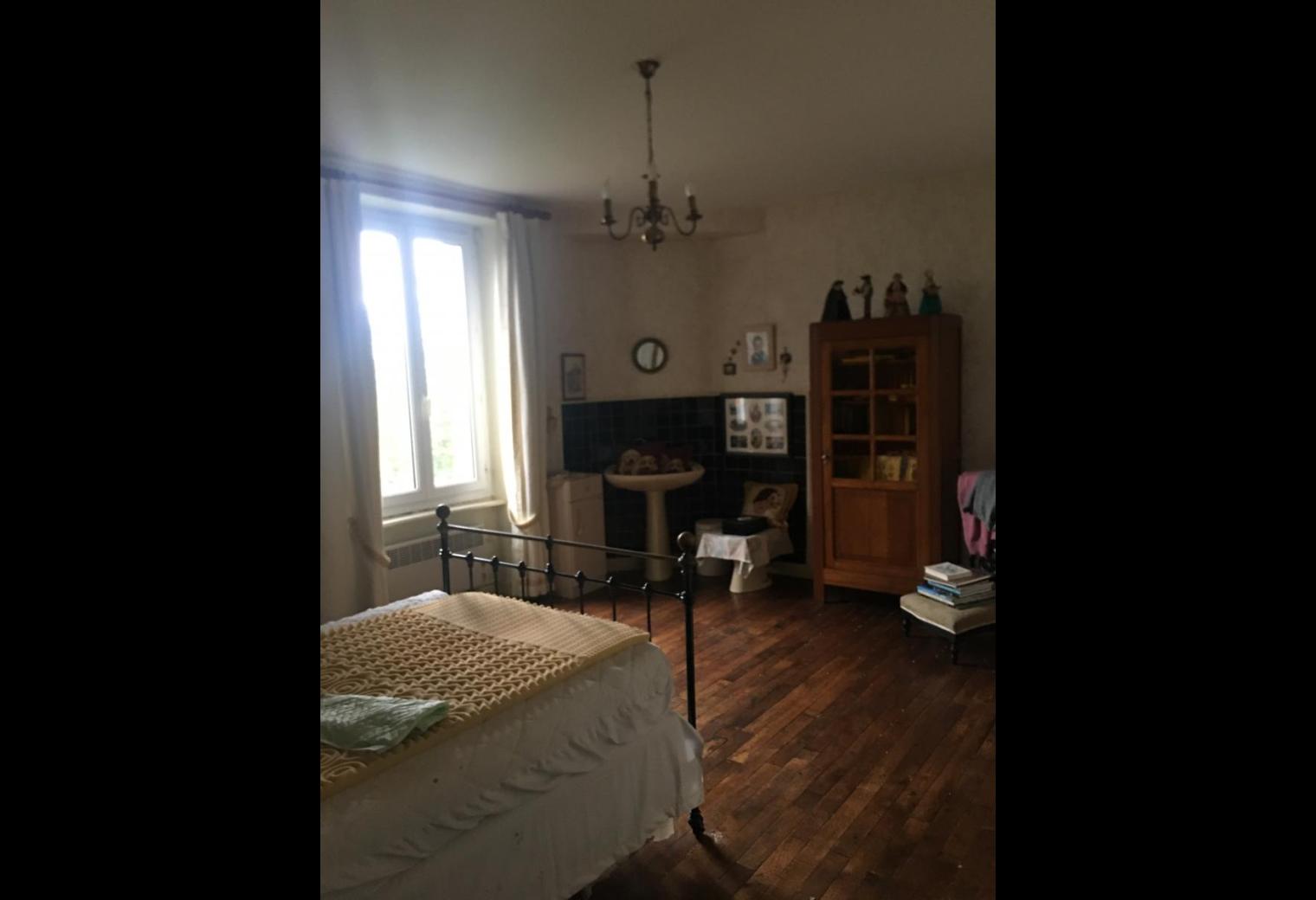 e8655a26-5f7f-48ff-b75a-30dbbd4bcda0.jpg