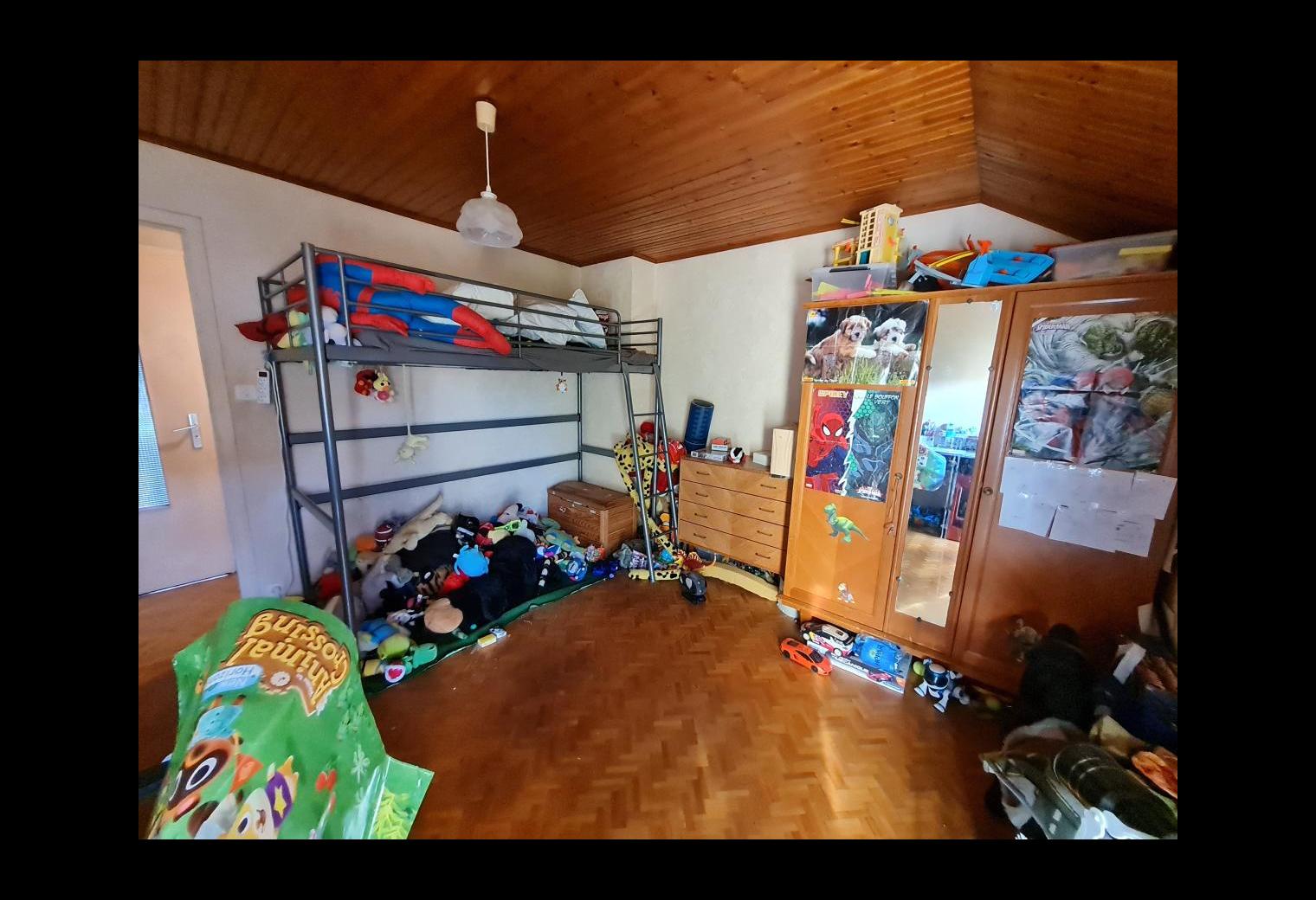 0e8c4707-bbfc-4a9d-9fa9-e77667edafcd.jpg