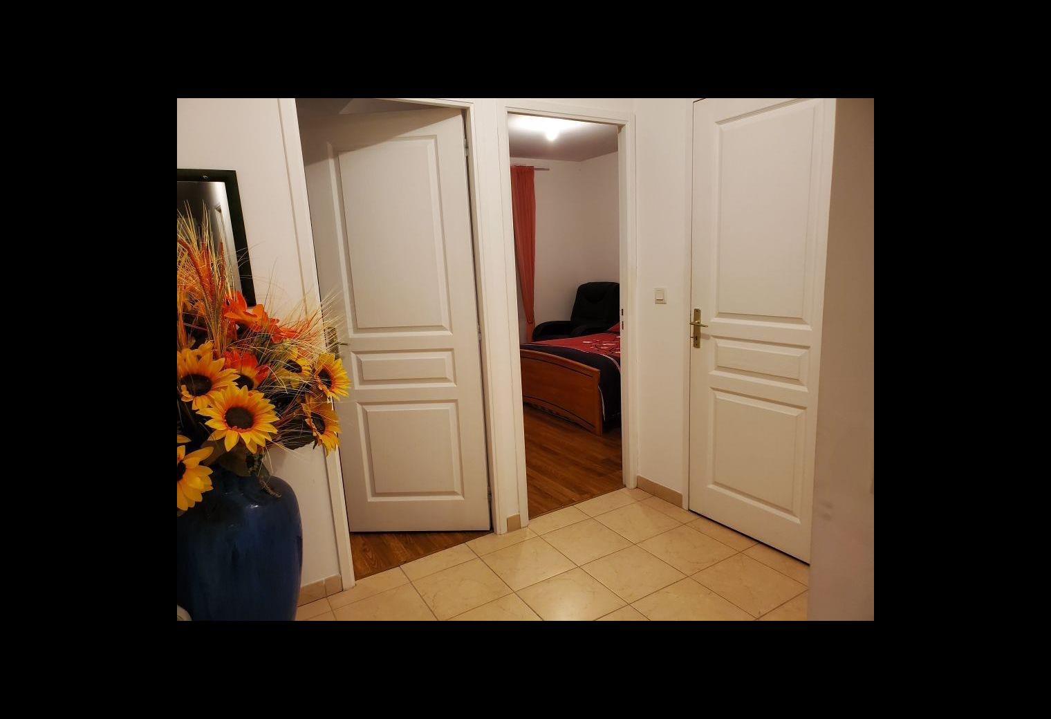 c9ef9583-eade-4160-ac30-71ab44d57852.jpg