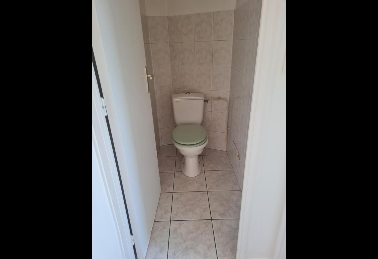 30eb5b8e-a259-47c8-94dd-b3f684587509.jpg