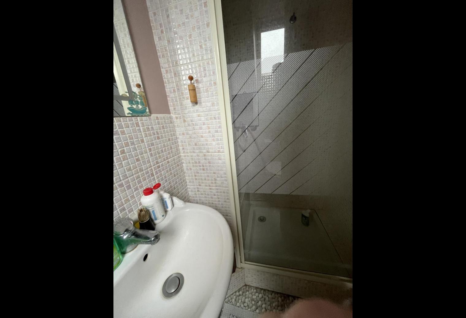 dbf721ac-491c-4f04-b365-27ce7b7dc330.jpg