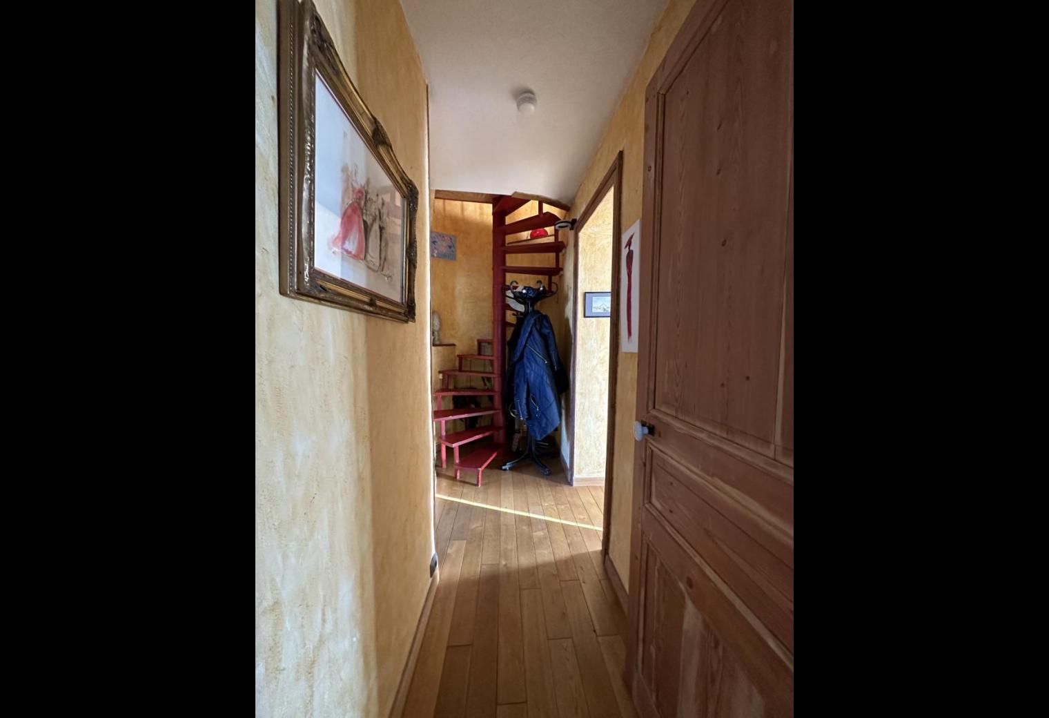 77feaed0-22ed-4de7-bede-eb372ba34a79.jpg