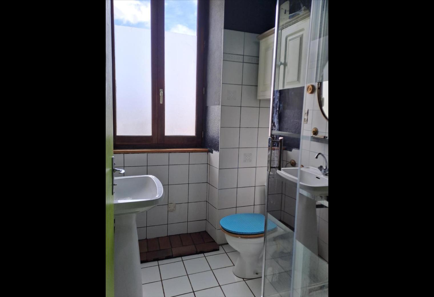 af7cf93e-4dbc-41d6-b019-7d6a2e228163.jpg