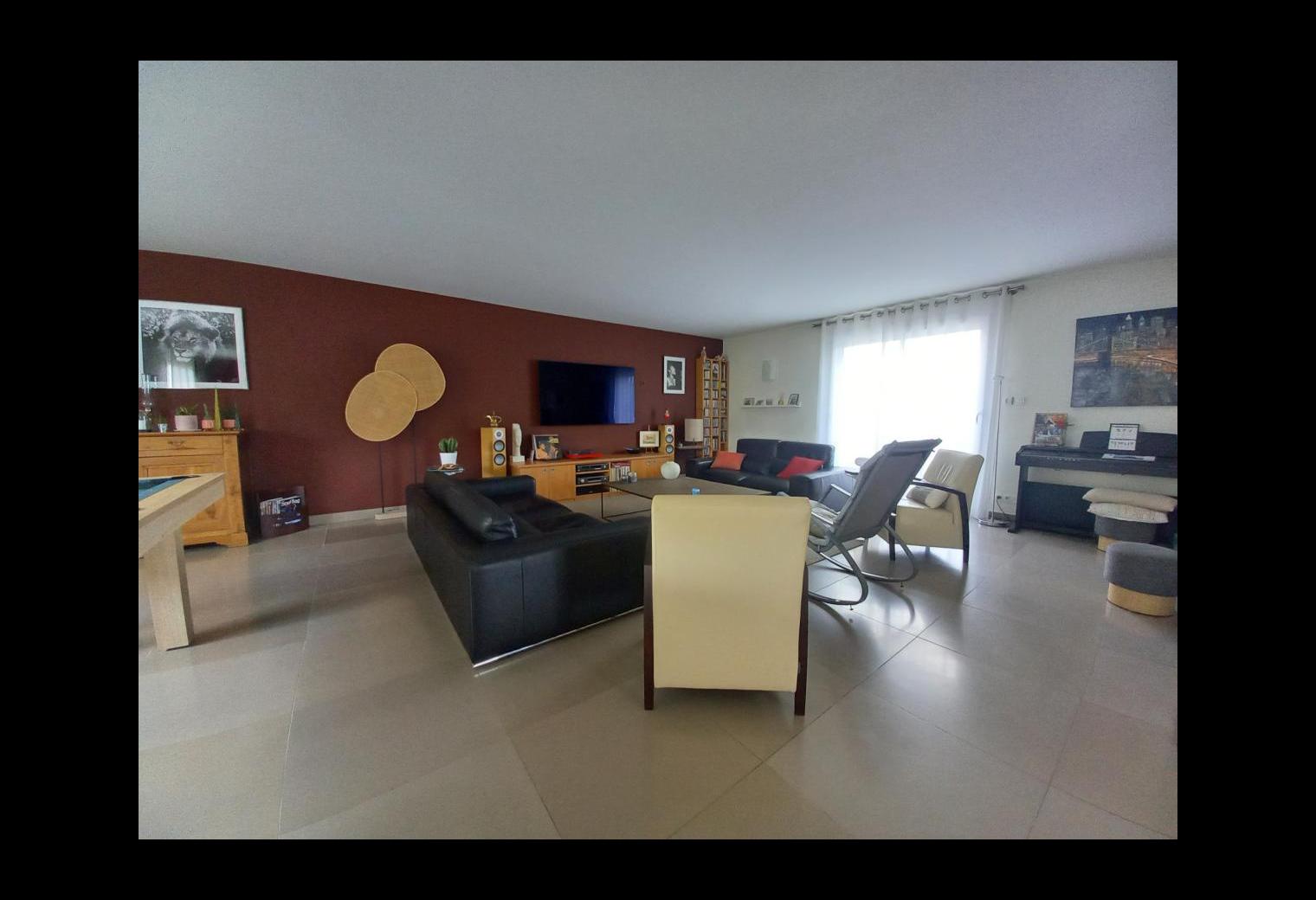 3d641099-5ded-481e-9a9e-94d61f34fa78.jpg