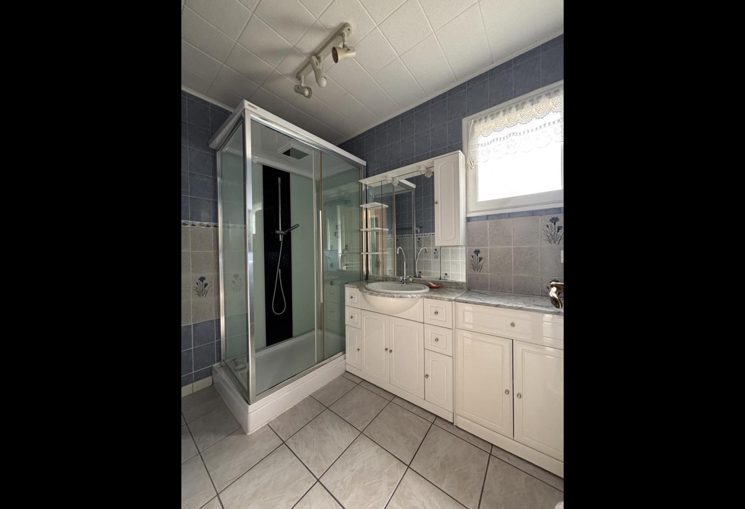 cc2c90b2-8e9a-4cf9-9239-d37297eabbe1.jpg