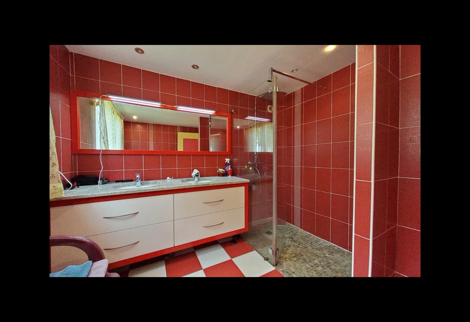 570bd4f3-2ebe-48ec-beba-b02e199326c8.jpg