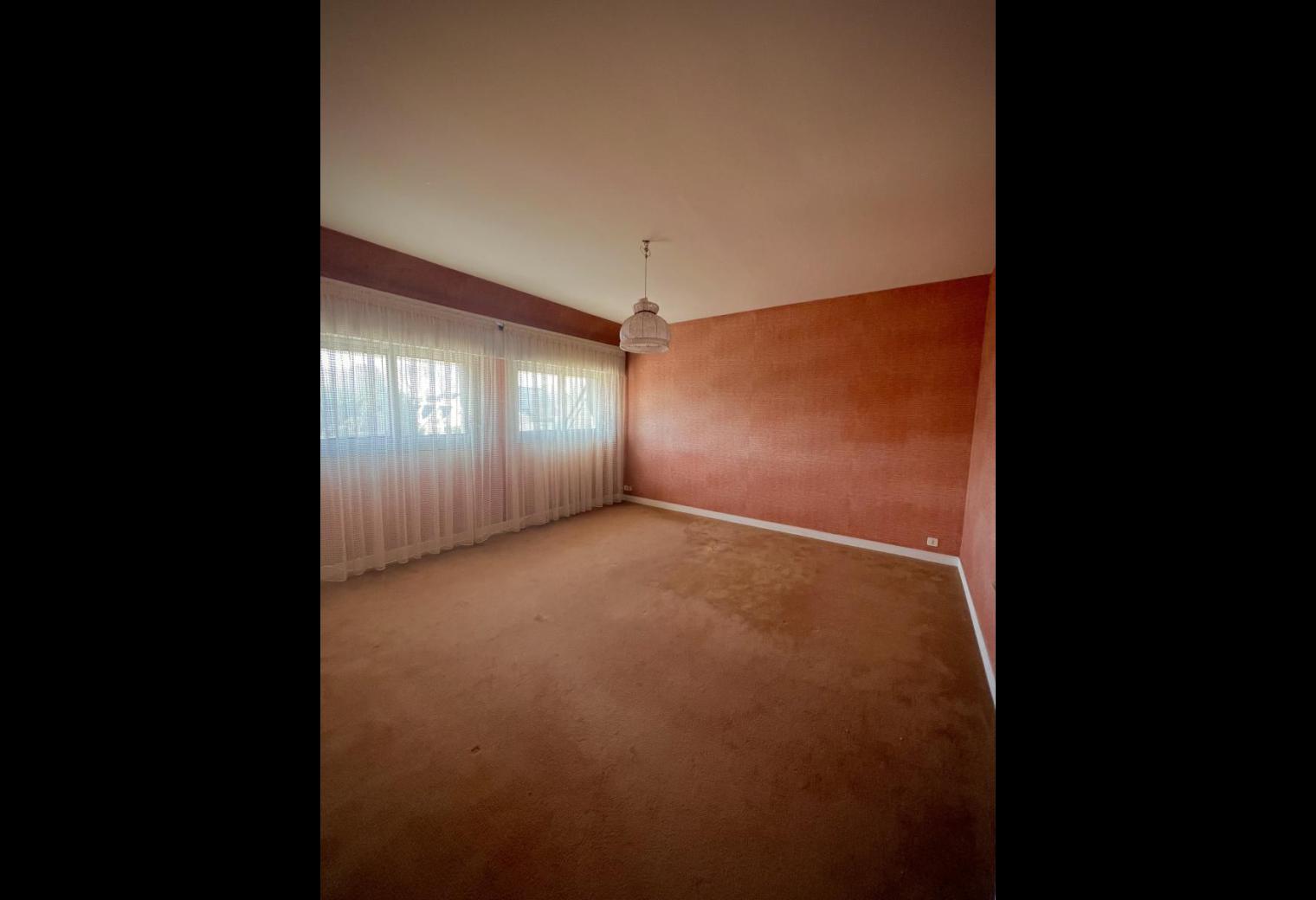 30298fc6-6bed-4379-9922-a6a7e34b65d2.jpg