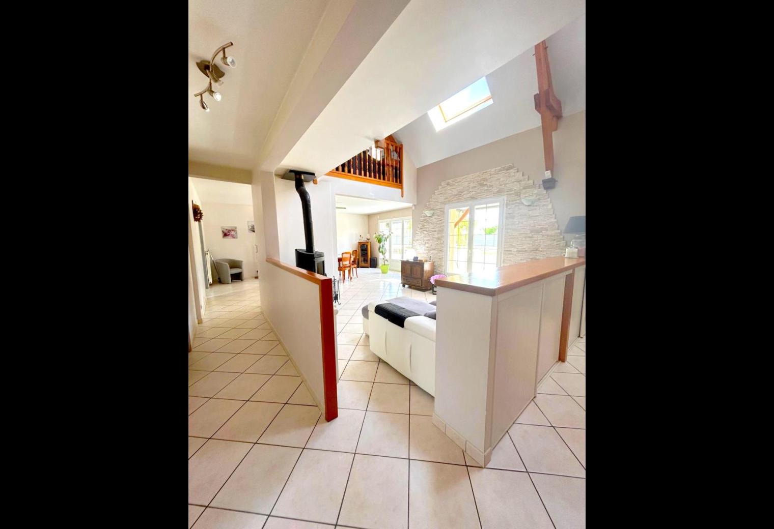 4d614f81-5bed-4946-aca8-26ebf8ee1996.jpg