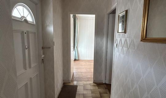 827c2797-caa2-4550-94bc-0d2cb11d9fa4.jpg