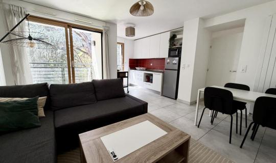 874848d8-c932-48de-b448-57396378427a.jpg